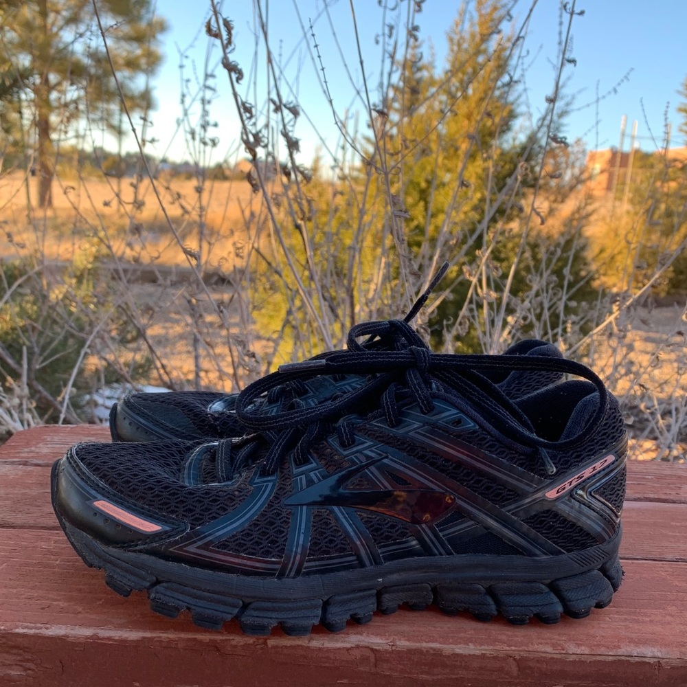 Brooks DNA GTS 17 Black Running Shoes
